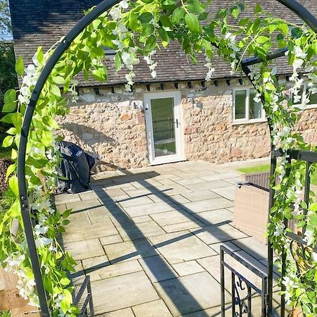 Luxury Detached Peak District Stone Barn - Dog Friendly Villa Hazelwood Esterno foto