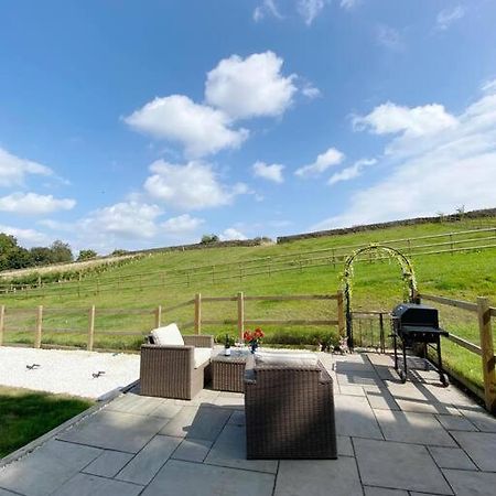 Luxury Detached Peak District Stone Barn - Dog Friendly Villa Hazelwood Esterno foto