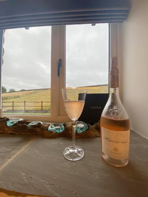 Luxury Detached Peak District Stone Barn - Dog Friendly Villa Hazelwood Esterno foto