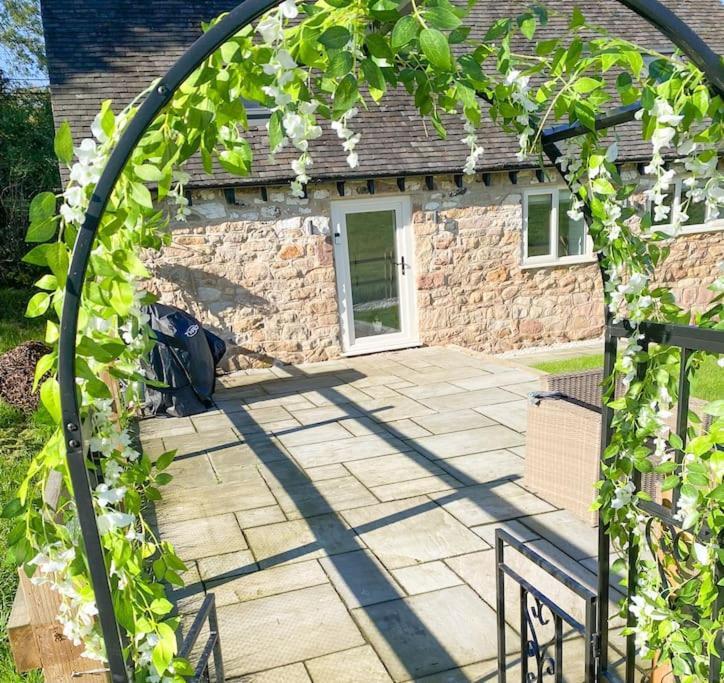 Luxury Detached Peak District Stone Barn - Dog Friendly Villa Hazelwood Esterno foto