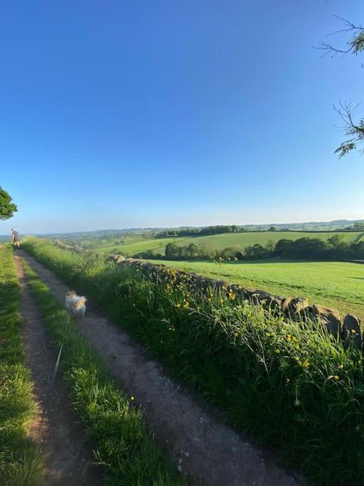 Luxury Detached Peak District Stone Barn - Dog Friendly Villa Hazelwood Esterno foto