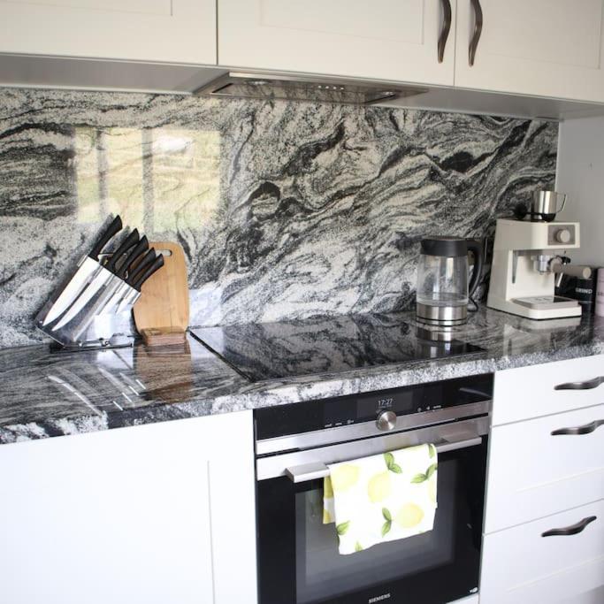 Luxury Detached Peak District Stone Barn - Dog Friendly Villa Hazelwood Esterno foto